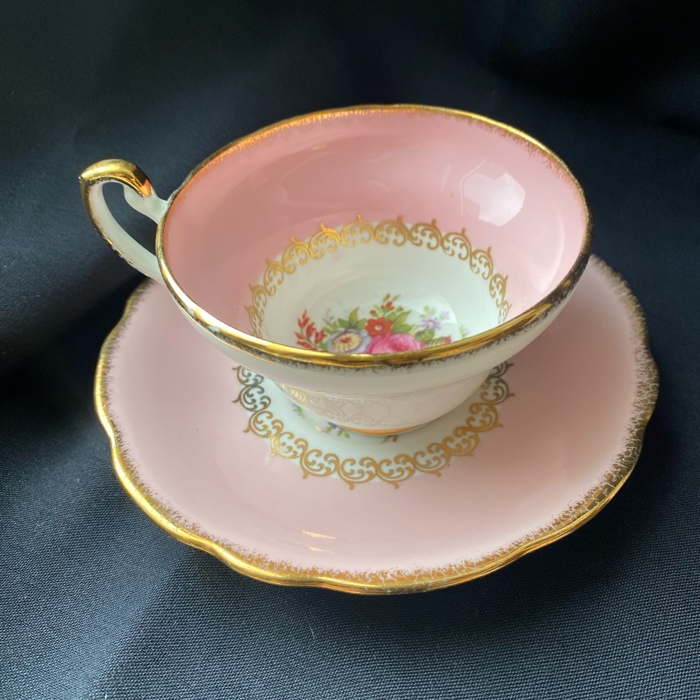 Vintage Foley Teacup and Saucer Set | Excellent Vtg Condition | Pink & Gold